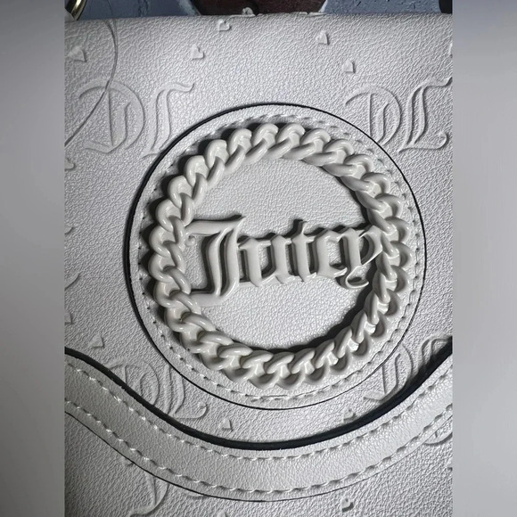 JUICY COUTURE NWT Stay in Circle Crossbody in Angel White - Picture 6 of 14